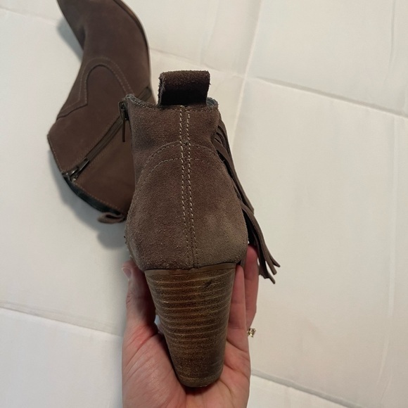 Steve Madden Ohio Suede Heeled Ankle Boots, Fringe, Size 10, Taupe, Brown, Fall - Picture 5 of 6